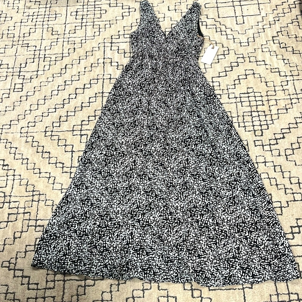 🔥NWT🔥 Leith flowy maxi dress. Size xs